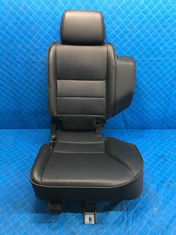 03-04 LAND ROVER DISCOVERY 2 II 2ND ROW SEAT ASSEMBLY REAR LEFT DRIVER OEM
