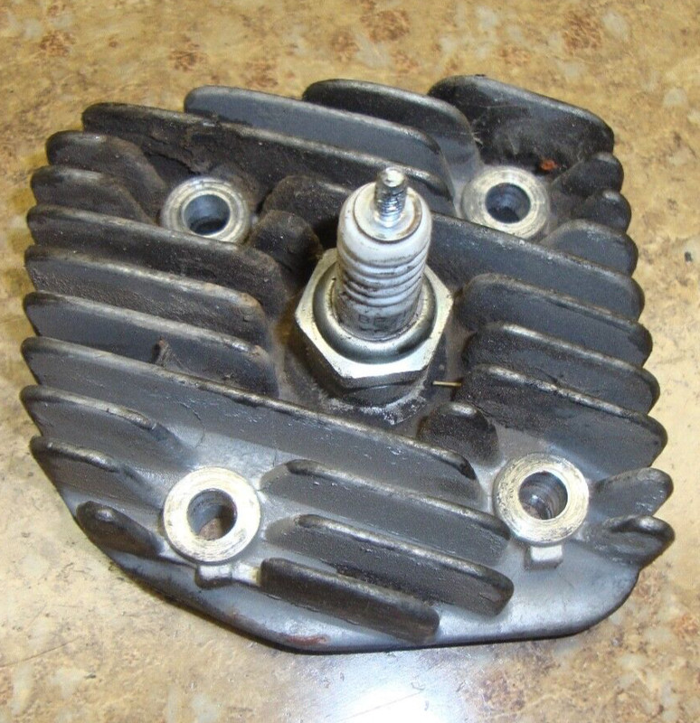 2005 Yamaha Zuma YW50 YW 50 Scooter Engine Cylinder Head Valve Cover Spark Plug