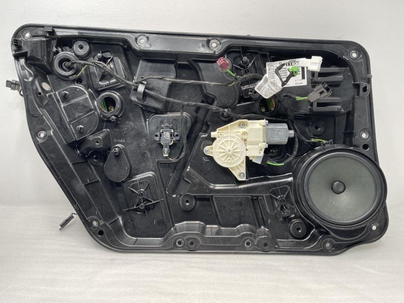 2015-2020 MERCEDES BENZ GLA-CLASS LEFT FRONT DOOR WINDOW REGULATOR 51460
