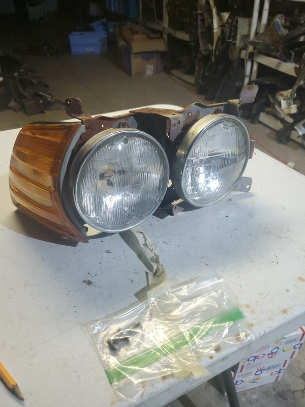 Mercedes-Benz R107 1972-1985 450SL / 380SL Headlamp Minus H/L DRIVER LH