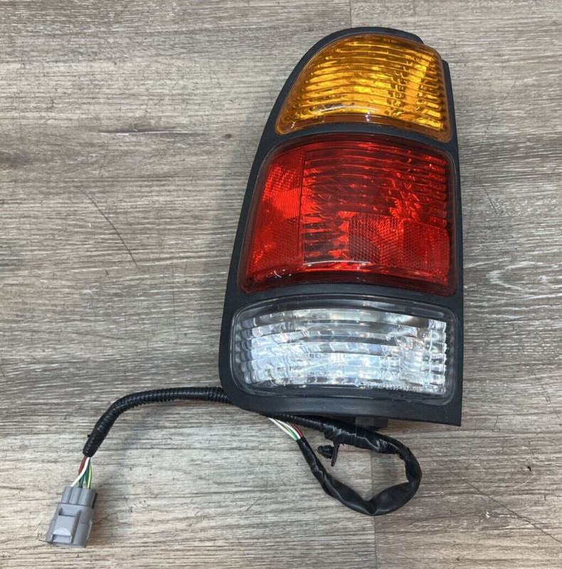 2000-2002 TOYOTA TUNDRA LHTAIL LAMP ASSY OEM