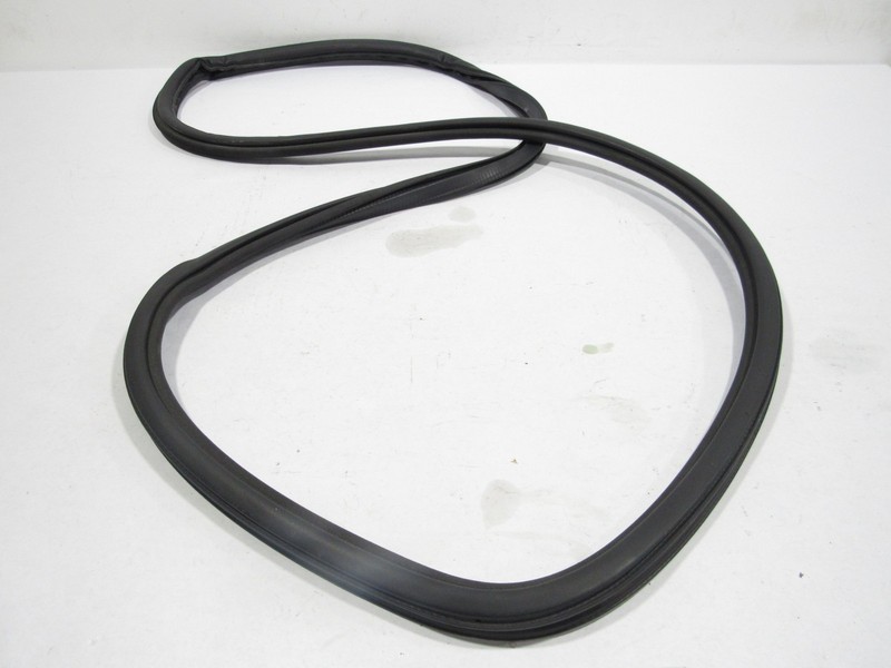 Rivian R1S 2024 Front Right Passanger Door Seal Weather Strip Rubber21-26 @1