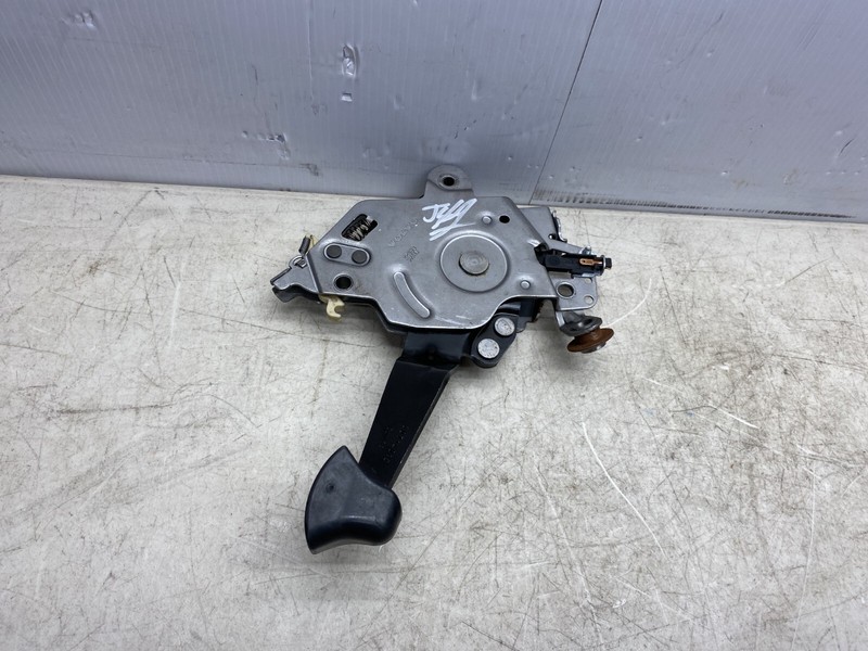 2003-2006 VOLVO XC90 EMERGENCY PARK PARKING BRAKE PEDAL LEVEL OEM