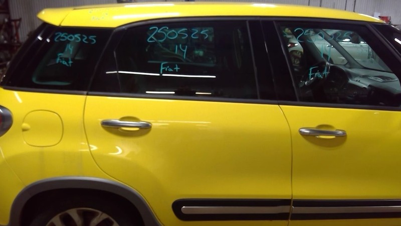 Passenger Rear Side Door Electric L Model Fits 14-17 FIAT 500 1717273