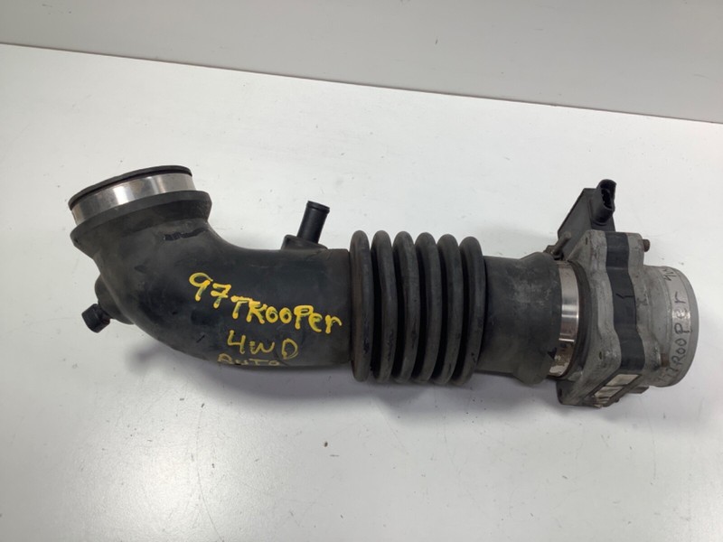 97 Isuzu Trooper 4WD A/T Air Intake Tube Assembly MAF Sensor Body OEM