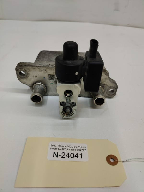 16-20 OEM Tesla Model X S Battery Cooler Heat Exchanger Cooler 24041 B88
