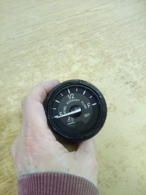 Paccar Q43-6042-129B Diesel Exhaust Fluid Gauge "MISSING COVER"