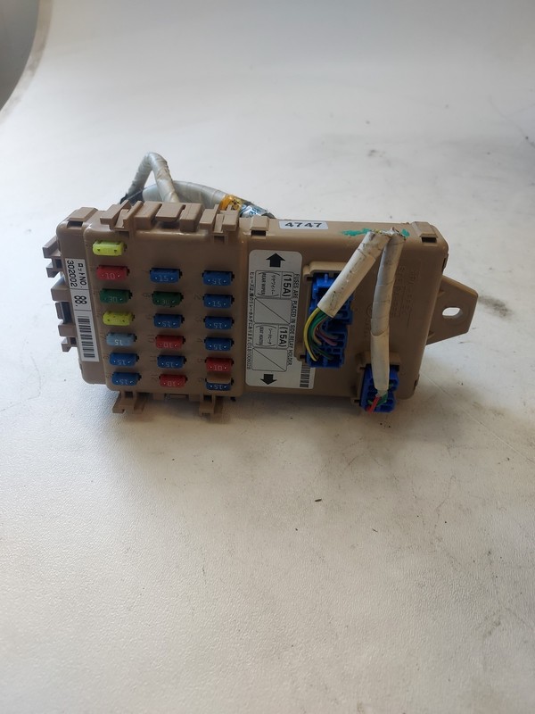2003 - 2008 Subaru Forester Interior Cabin Relay Junction Fuse Box OEM