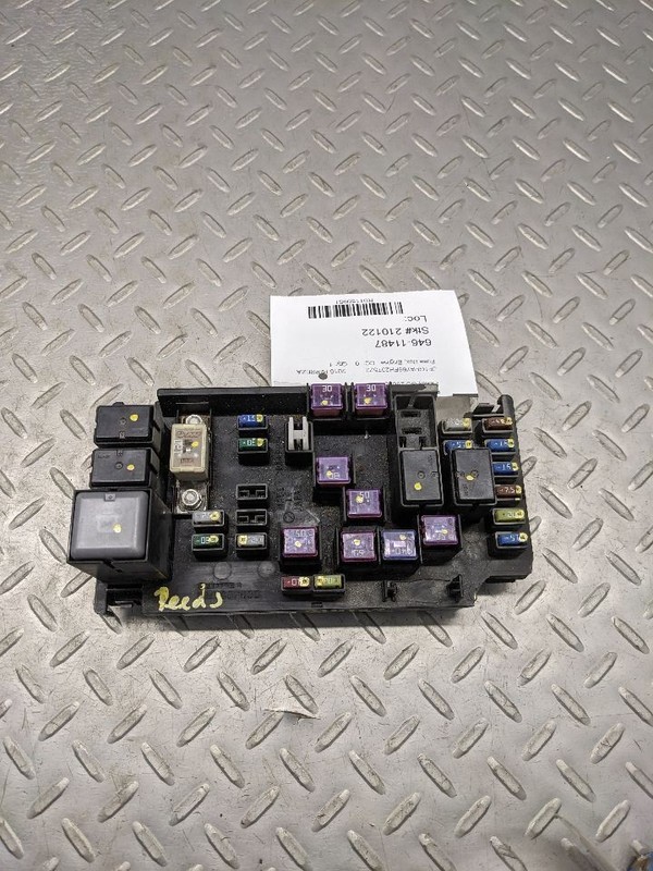 Fuse Box Engine Left Hand Engine Compartment Fits 15-17 XV CROSSTREK 1159951