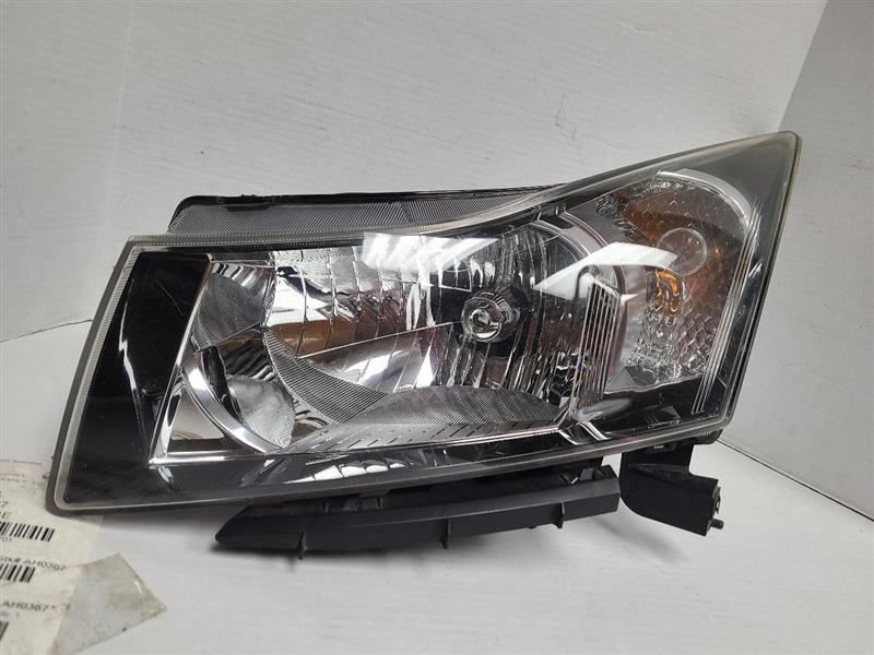 Driver Headlight With Chrome Bezel On Turn Signal Bulb Fits 11-12 CRUZE 505701