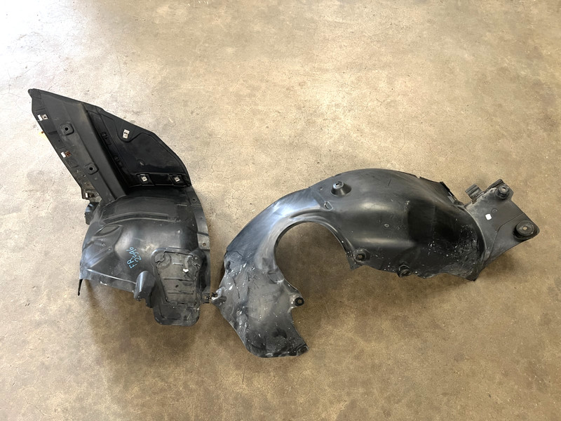 ⭐2009-2016 BMW Z4 FRONT RIGHT PASSENGER FENDER LINER SPLASH GUARD OEM LOT2596