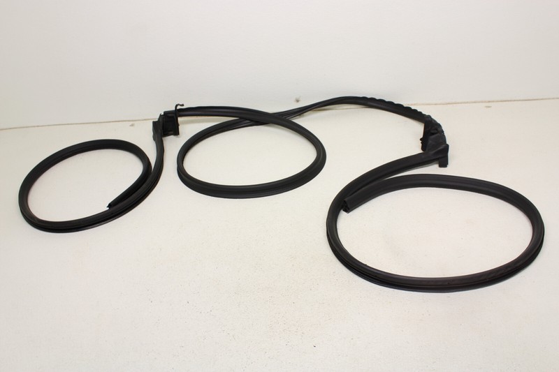 MK1 Audi TT Roadster Rear Convertible Body Lower Weatherstrip Seal Oem 2001-2006