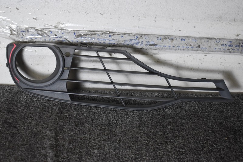 2012-2015 BMW 3 F30 FRONT RIGHT Fog Lamp Bezel 7292732 51117292732 ORIGINAL