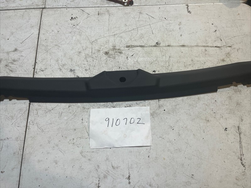 1997 BMW 318i Convertible Top Manual Latch Front Trim Cover