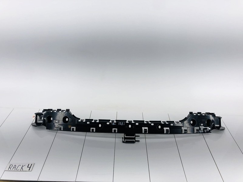 08-13 BMW 128I E82 REAR BUMPER CENTER MOUNT SUPPORT BRACKET OEM