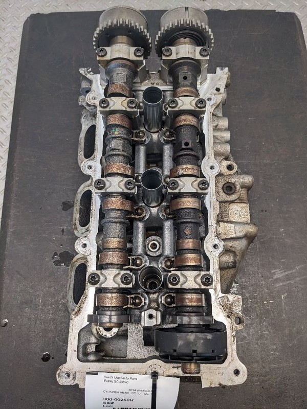 Passenger Right Cylinder Head 3.6L Fits 11-23 300 1164446