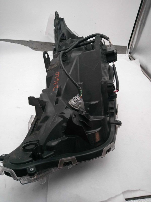 2021 Toyota RAV4 Right Headlight Assembly Grey OEM Used 667592 85K Miles