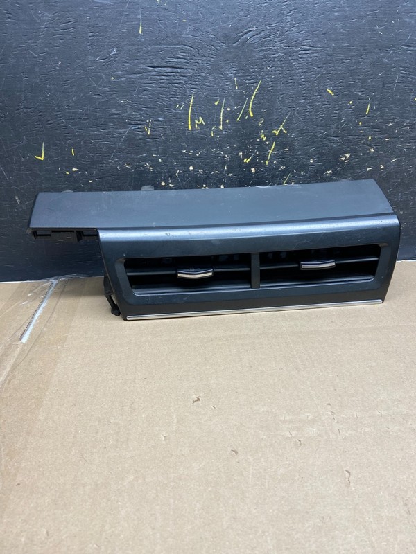 2015 2016 2017 Toyota Prius V Center Dash A/C Air Vents With Trim AB1851 DG