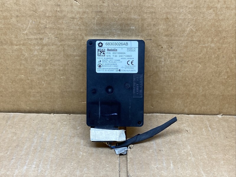 2015-2018 Dodge Charger Chrysler 300 Radar Blind Spot Module 68303026AB
