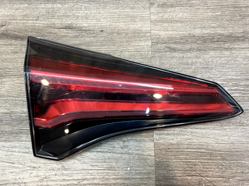 2016-2018 Toyota Rav 4 LH Inner Tail Light ASSY OEM