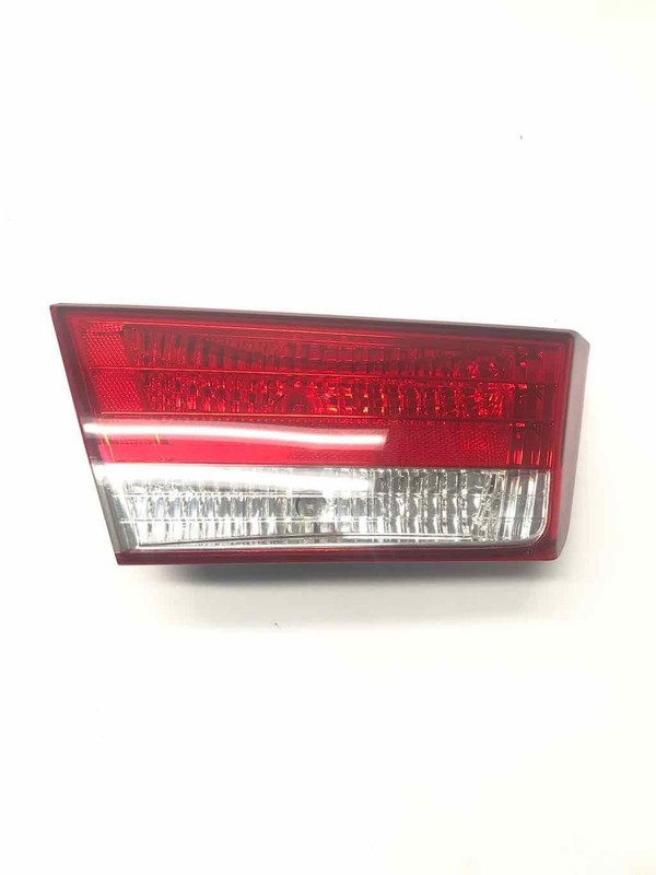 2008 Sonata LH Driver Side Tail Lamp Lid Mounted Oem# 924030A0 Lite Scratches