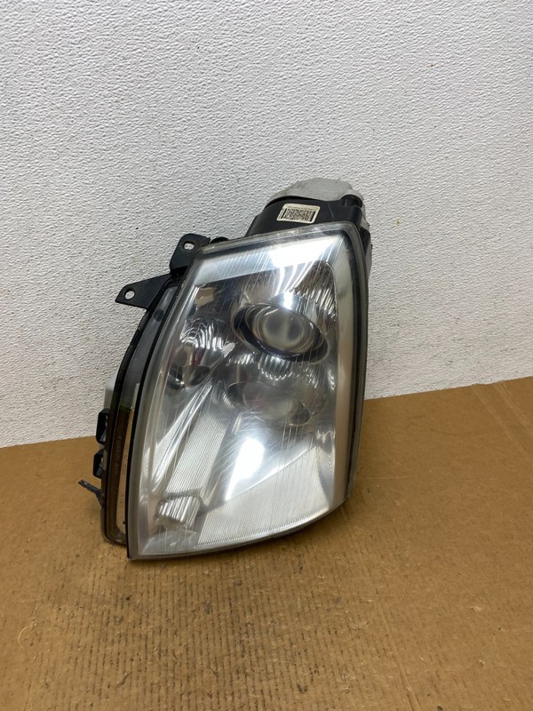 2005 to 2011 Cadillac STS Left Driver LH Side Xenon Headlight OEM AE0555 DW