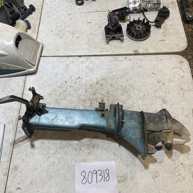 Evinrude Johnson Fisherman 5.5 HPLower Unit Assembly Complete 5524R 09782