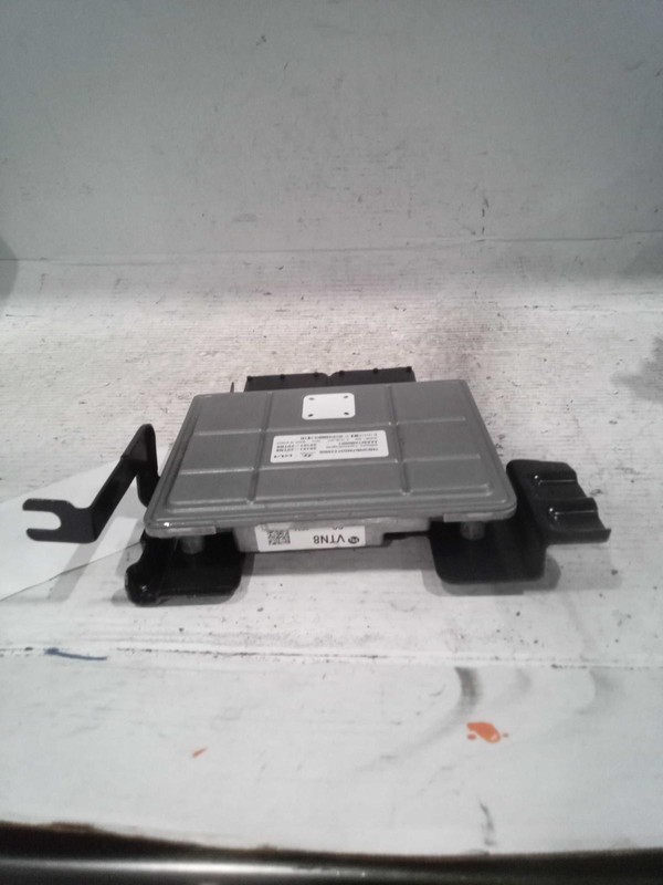 2023 Hyundai Santa Fe Engine Control Module ECM 2.5L OEM Red 19000 Miles