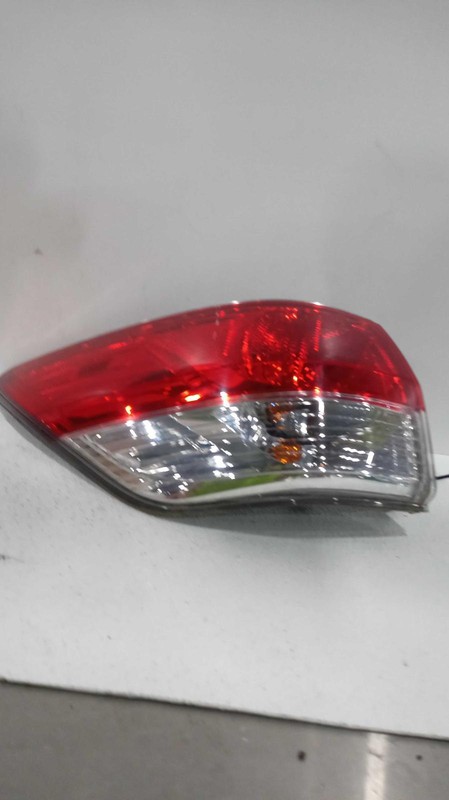 2014 Nissan Pathfinder RH Tail Light Assembly Red 422067, 108K Miles