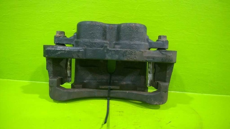 03-13 SAVANA 4.8L PASSENGER RIGHT FRONT BRAKE CALIPER 2611-19