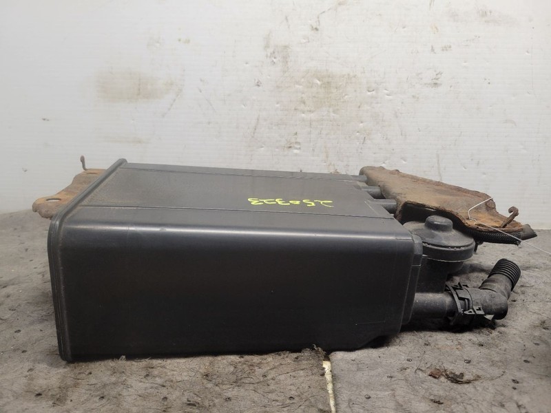FJ CRUISR 2007 Fuel Vapor Canister 1645175