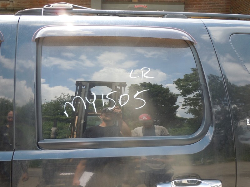 2007-2014 Chevrolet Suburban 1500 Rear Door Window Glass Driver Left OEM