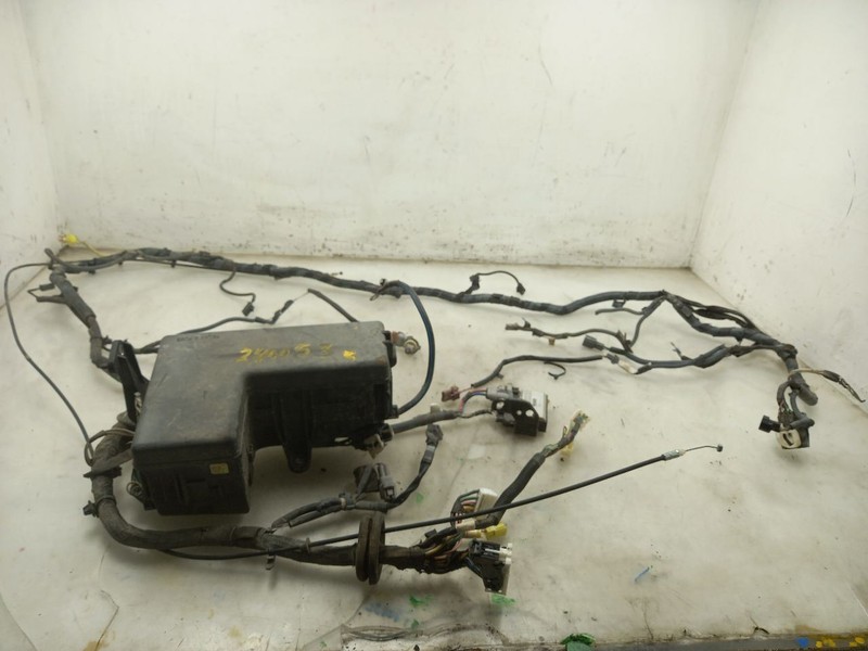 05 06 TOYOTA TUNDRA 4.7L ENGINE FUSE BOX WIRE HARNESS 2UZFE