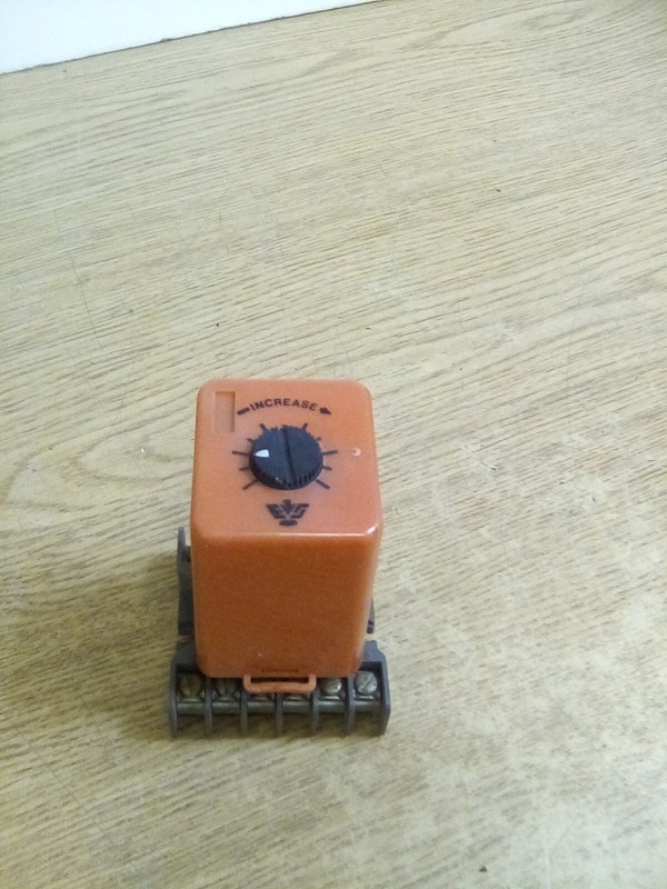 Eagle Signal 81Q2A606 Off Delay Relay W/ Potter & Brumfield 276123 Connector