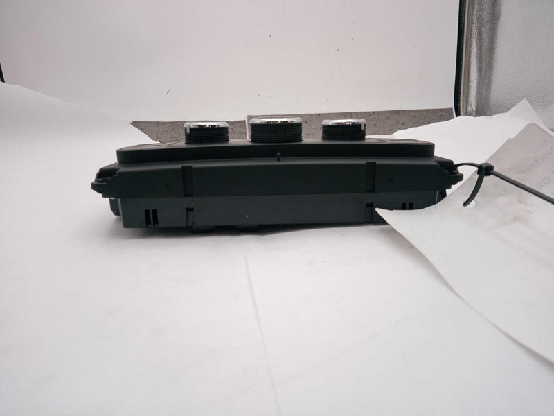 Used A/C Selector Switch fits: 2011 Jeep Grand cherokee front control manual Gra