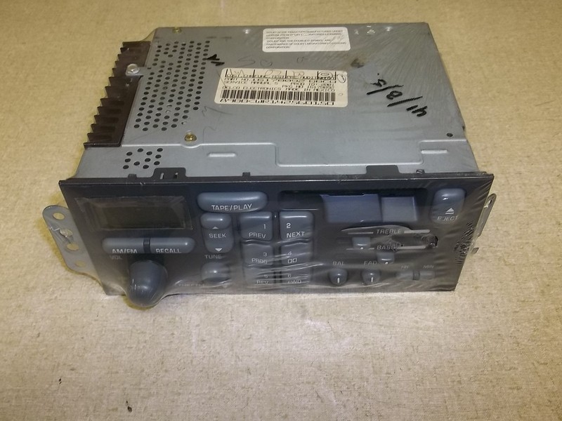 GM Delco AM/FM Cassette Radio In-Dash 16178092 *FREE SHIPPING* reman