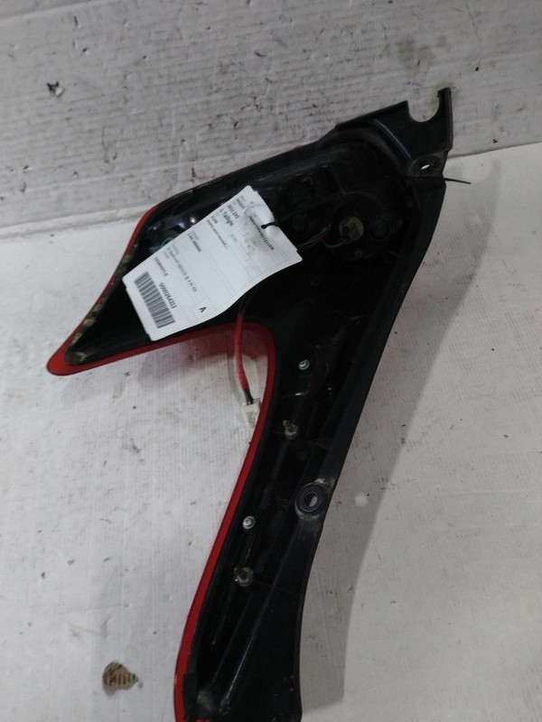 Used Left Tail Light Assembly fits: 2013 Nissan Juke quarter panel mounted Left