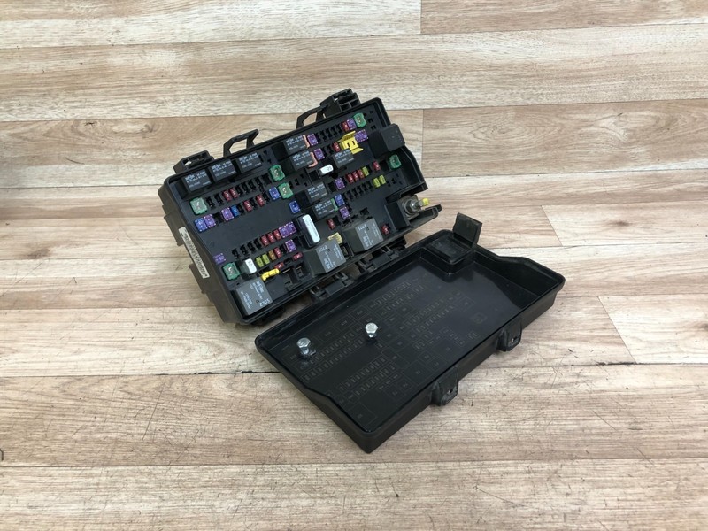 DODGE RAM 1500 OEM FRONT SAM FUSE BOX RELAY FUSES ASPEN BLOCK 2013-2014
