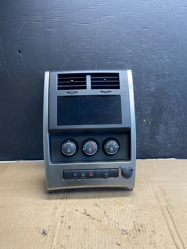 2008 to 2012 Jeep Liberty Dash Climate Temperature Control Radio Bezel AE2048 DG