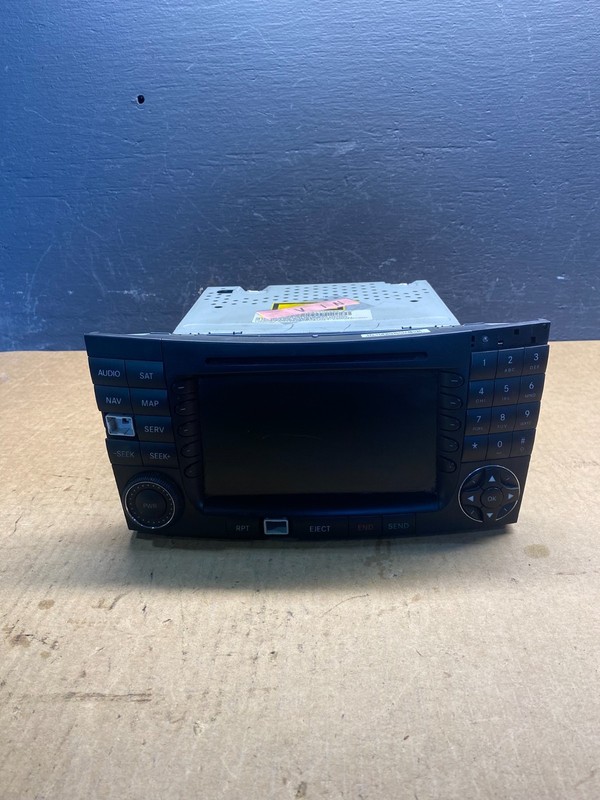 2005-2007 Mercedes-Benz S550 CLS550 Command Head Navigation Radio CD AC6923 DG