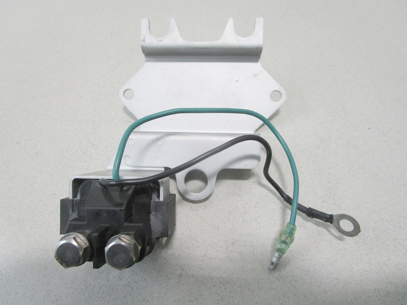 853809001 Mercury Mariner Outboard 9.9 hp Starter Solenoid & Bracket 835403003