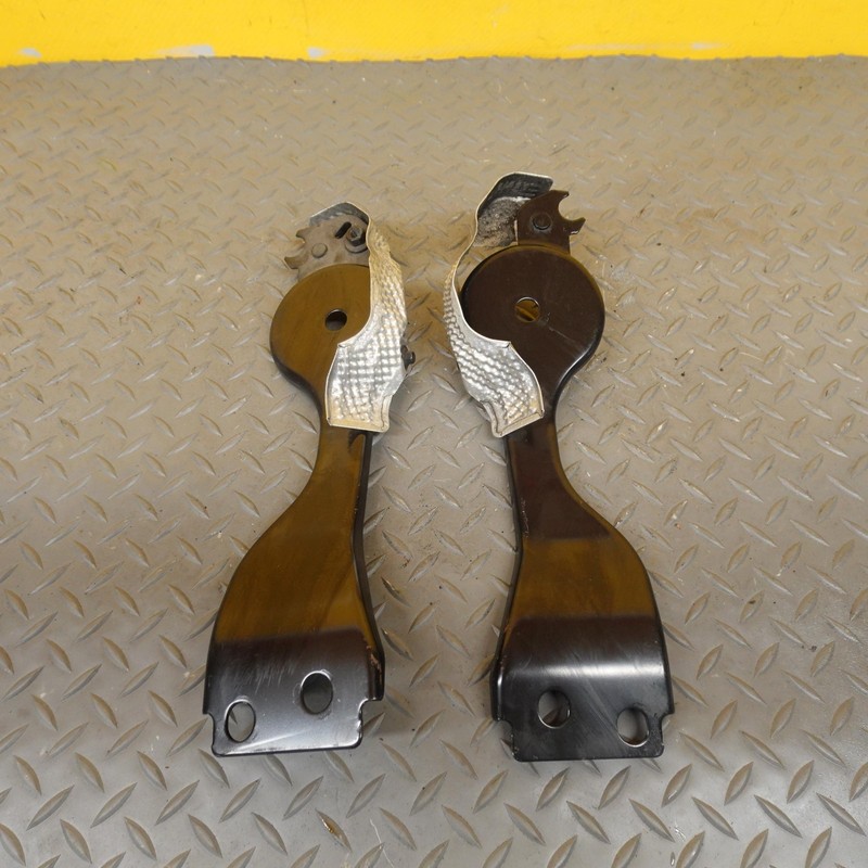 2020-2022 RANGE ROVER EVOQUE REAR LEFT & RIGHT SIDE SUBFRAME BRACKET MOUNT OEM