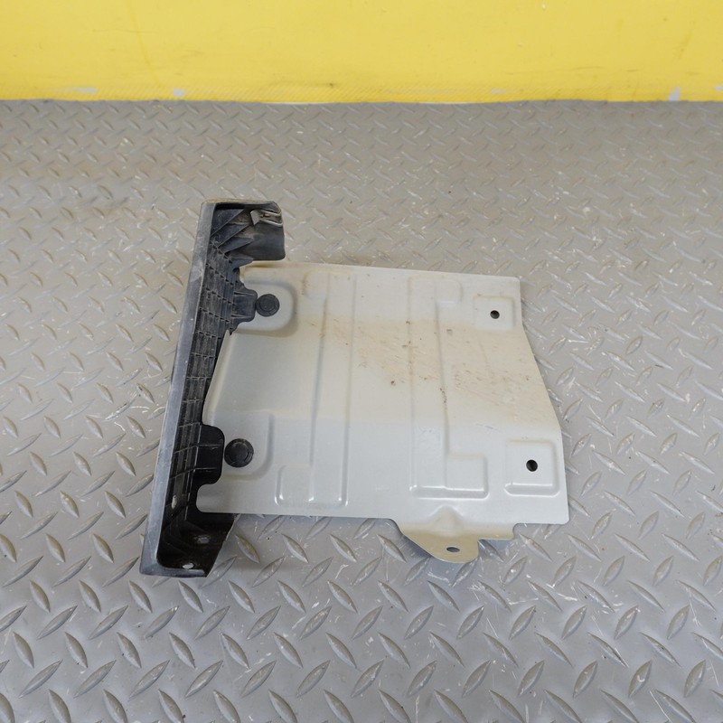 2020-2025 NISSAN SENTRA SR Rear Right Bumper Quarter Bracket Guide Plate Oem