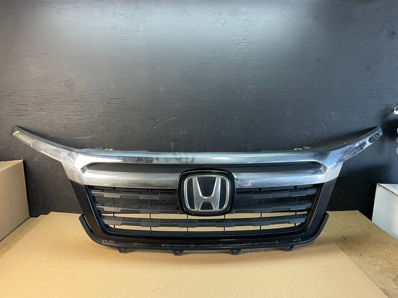 2017 to 2020 Honda Ridgeline Front Upper Grille Grill OEMAC9956DG