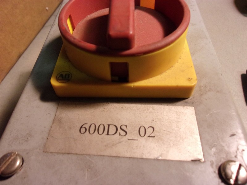 Allen Bradley 600D5-02 Disconnect Switch Enclosure *FREE SHIPPING*