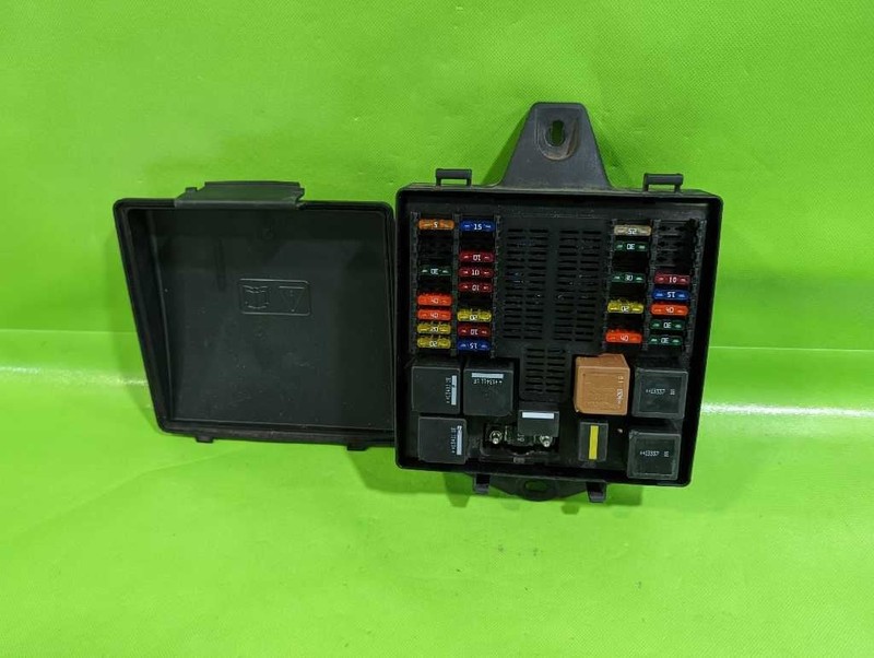 05 JAGUAR XJ8L ENGINE FUSE RELAY BOX OEM 4544-31