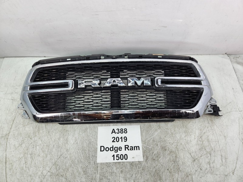 ✅ 19-24 OEM RAM 1500 Tradesman Front Bumper Upper Center Radiator Grille*