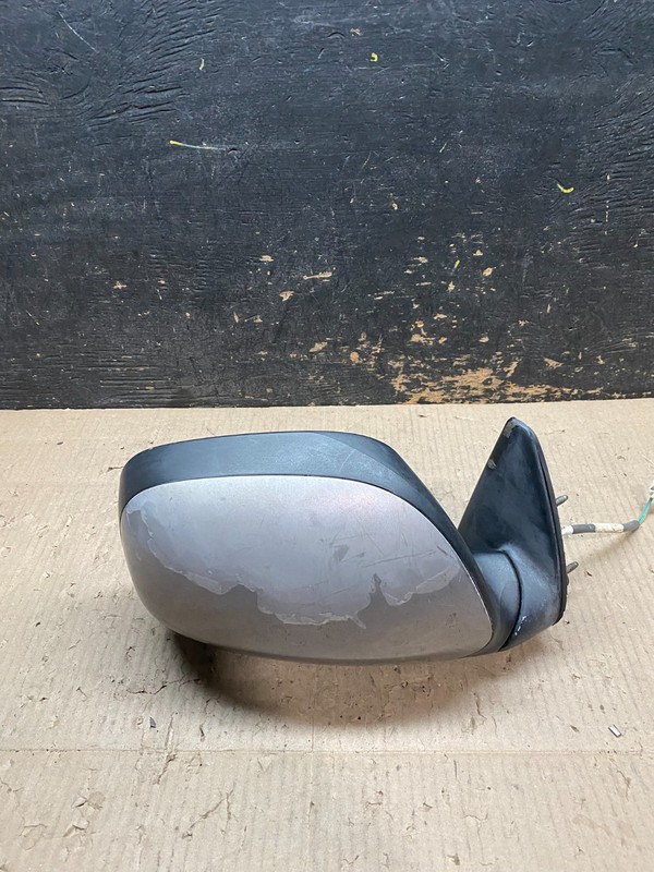 2001 to 2006 Toyota Sequoia Right Passenger View Door Mirror OEM X8009 DG