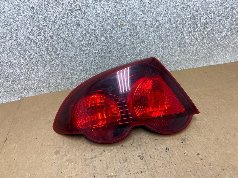 2001 to 2006 Dodge Stratus Sedan Left Driver Lh Side Tail Light Oem z7809 DG