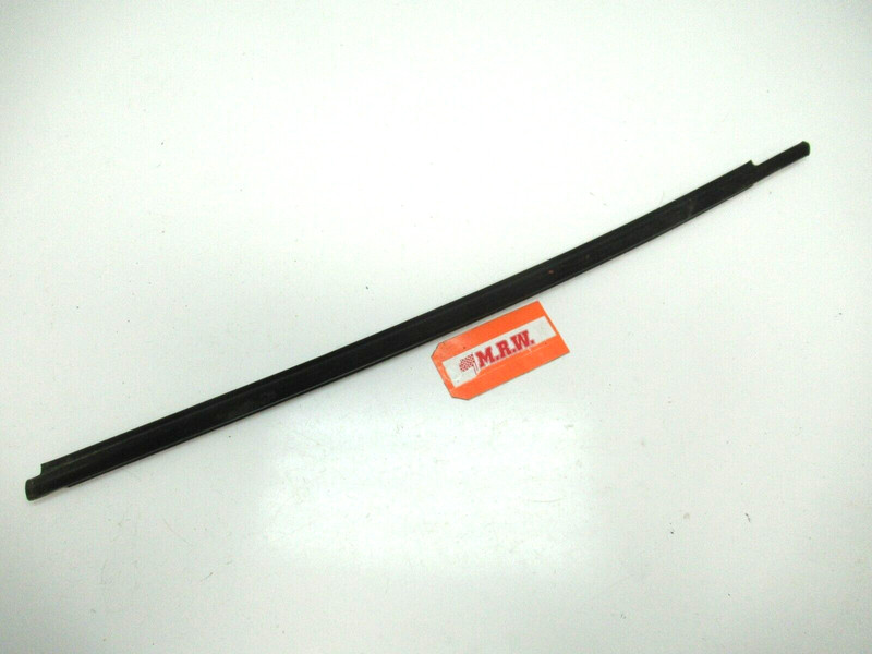 MOLDING DOOR GLASS WINDOW SEAL DRIVER SIDE FRONT for 01 02 03 04 05 TOYOTA RAV4